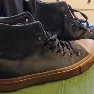 High top Converse super comfy women's size 10, men's size 8 NWOT